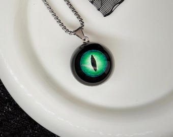 Handgemaakte groene irishars oogbolhanger: gotische ketting