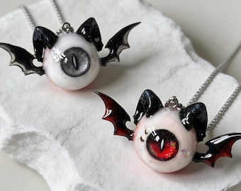 Collar con ojo de ala de murciélago hecho a mano, colgante gótico espeluznante, joyería de resina para Halloween