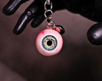Gothic Eyeball-sleutelhanger: griezelige horrortasbedel van polymeerklei