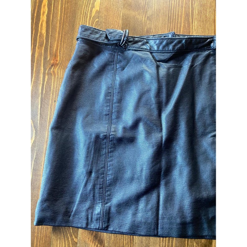 Vintage Clothing | Free People | Black Vegan Leather | Mini Skirt | Zipper Detail | Women | Y2K image 6