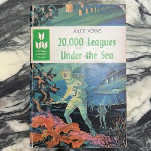 Vintage Book - Jules Verne, 20,000 Leagues Under the Sea, Scholastic Book Service, 1971, Paperback