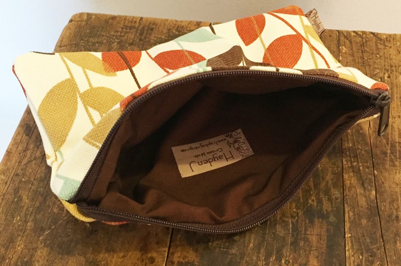 Canvas Zipper Pouch Izzy Damask