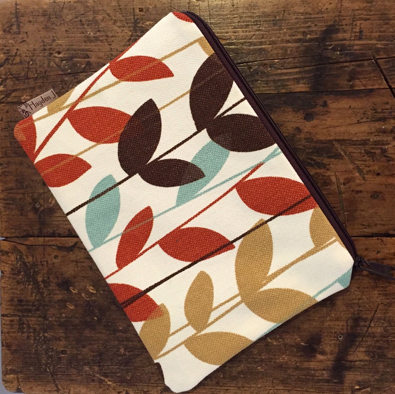 Canvas Zipper Pouch Izzy Damask