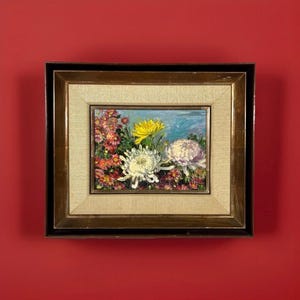Japans vintage bloemenolieverfschilderij uit het midden van de eeuw, chrysantenstilleven, getextureerde bloemen, antieke Japanse kunst, kleurrijk wanddecor