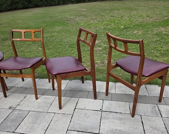 4 sillas de comedor de teca danesa y cuero auténtico de mediados de siglo, fabricadas por D Scan, totalmente restauradas.