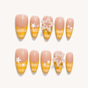 Yellow Plaid French Press on Nails, 3D Pearl Star Fake Nails, Cute Summer False Nails, Trendy Plaid Pattern Glue on Nails Gift