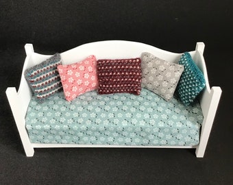 Dollhouse Miniature 1:12 Handmade Daybed with Bedding and Pillows