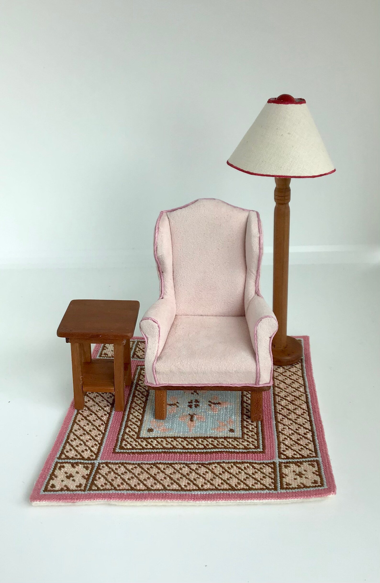Dollhouse Miniature 112 Scale Chair Side Table and Lamp and Etsy.de
