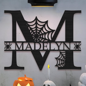 Personalized Halloween Monogram Sign – Spooky Last Name Wall Decor – Custom Wooden Letter for Fall & Halloween Home Decoration
