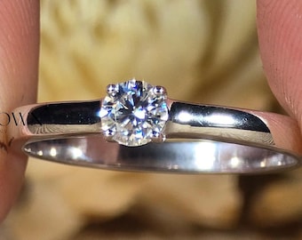 Anello di fidanzamento in oro bianco 18 kt con diamanti rotondi incolori coltivati in laboratorio da 0,25 ct/0,50 ct/0,75 ct, anello di anniversario classico coltivato in laboratorio da 4 diamanti.