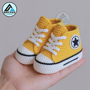 Crochet Baby Shoes Sneakers Pattern PDF | Baby Girl Boy Booties 4 Sizes | Gift Baby Booties For Newborn and Future Young Mother DIY