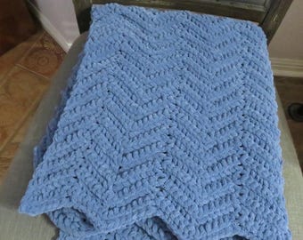 Blue Crocheted Chunky Lap Blanket, Handmade Baby Sized Crocheted Throw with Ripple Design, Wavy Design Afghan, Chevron Style Lapghan