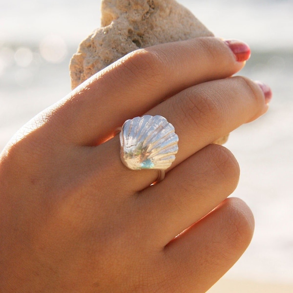 Kaleimaeole Silver Sunrise Shell Ring