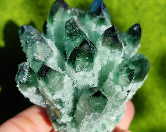Natural Crystal Cluster Quartz Mineral Green Ghost Crystal Cluster Healing Ornament Green Ghost Cluster Specimen Home Decoration Gifts