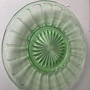 Hazel Atlas Uranium Glass Plate, 6.5 inches, Uranium Salad Plate, Uranium Dessert Plate, UV Glow, Green Uranium Glass
