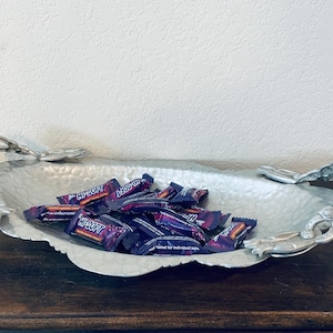 Hand Wrought Aluminum Decorative Tray, Candy Dish, Key/Trinket Tray By Rodney Kent #404,From 1940&#39;s, 14” x 7.75”