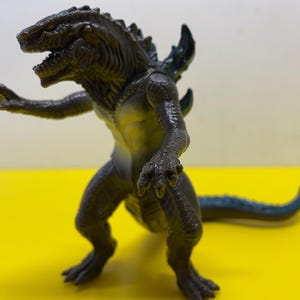 Vintage Godzilla Kaiju Mini Figure Yutaka US Godzilla Zilla Made in Japan Height 4 inches 7-5-22