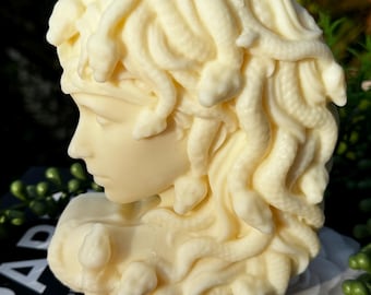 Vela de soja Medusa hecha a mano: Regalo de la Dama Serpiente