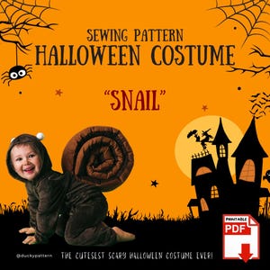 Puede incluir: Imagen con temática de Halloween en naranja con un niño disfrazado de caracol marrón. El texto dice "SEWING PATTERN HALLOWEEN COSTUME 'SNAIL'" con un icono PDF imprimible. El fondo presenta una silueta de casa embrujada y telarañas.