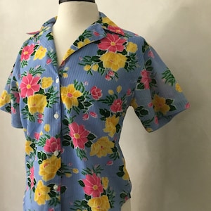 Vintage 60’s Floral Day Blouse. Vintage floral shirt Summer. Spring