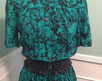 Vintage 80's green and black day dress.