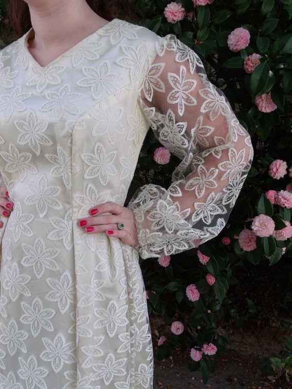 Vintage 60's Cream Lace Wedding Dress. Boho Weddin