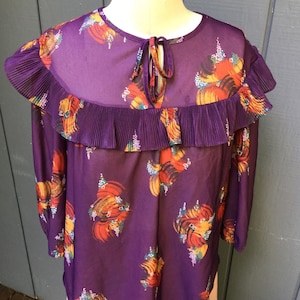 Vintage 70&#39;s Deep Purple Ruffle top blouse. 3/4 Slv. Boho Top