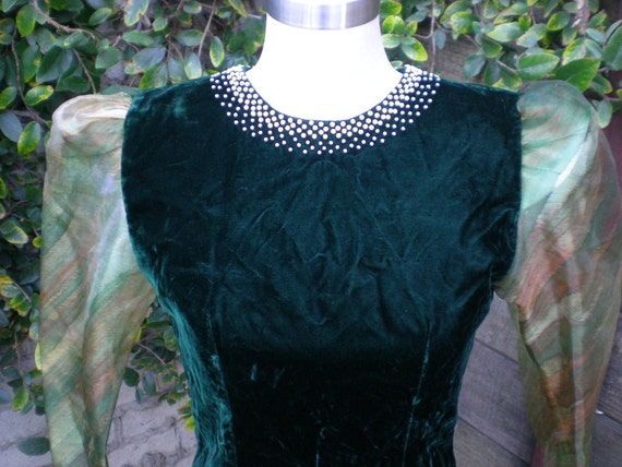 Vintage Green Velvet Dress. Holiday. Christmas. N… - image 1