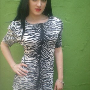 Vintage 80&#39;s Shirt. Black and White Animal Print shirt. Top