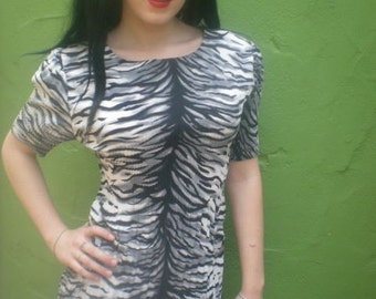 Camisa vintage de los años 80. Camisa Animal Print Blanco y Negro. Arriba