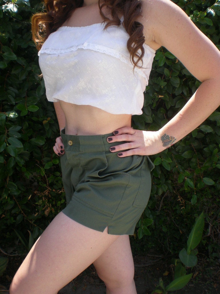 army green shorts outfit