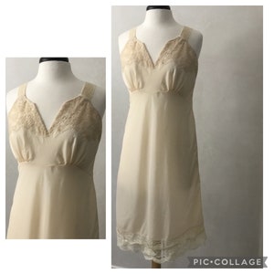 Vintage Cream 50’s. 60’s Slip. Pin Up . Lace detailed beautiful underlaying slip. Nightie . Lingerie
