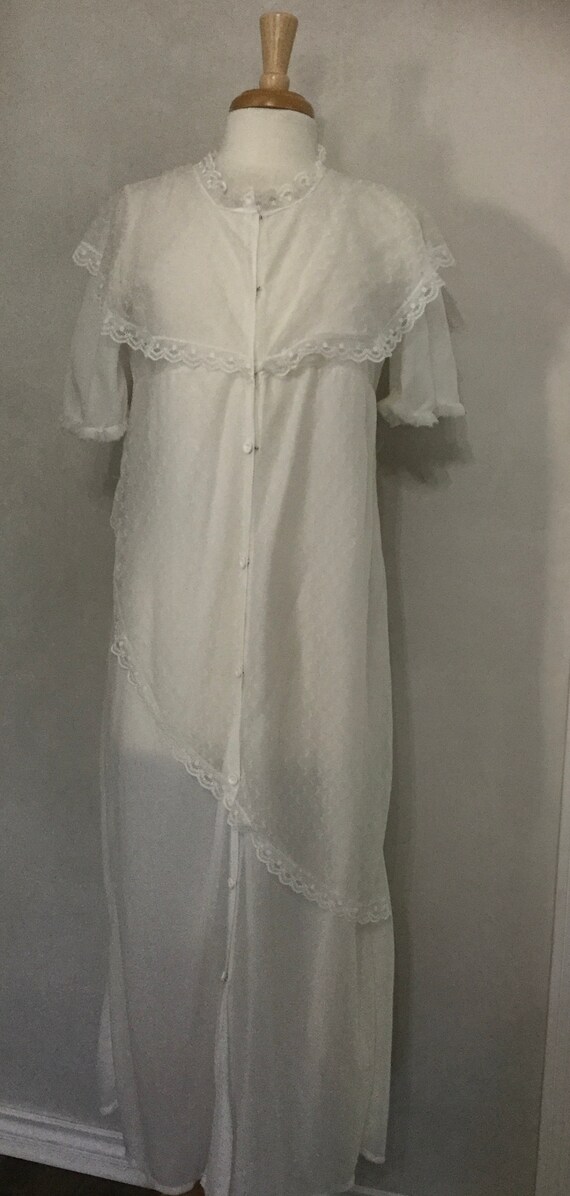 Vintage White Lace Robe. Nightgown.60’s Robe - image 7