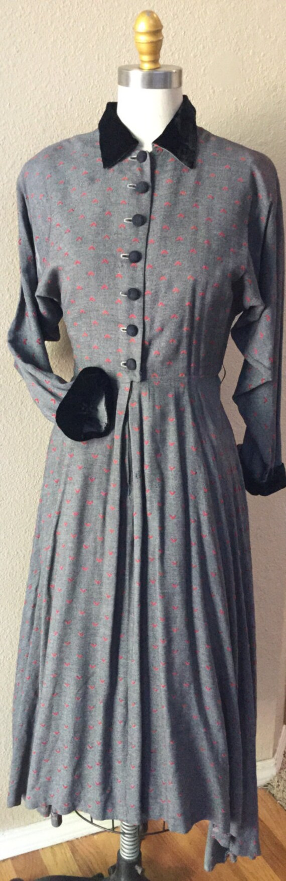 40's Gray Ladies Dress, black velvet, War Dress, … - image 2