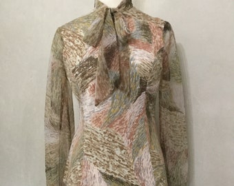 Blusa vintage anos 70. Camisa de secretário. Puro