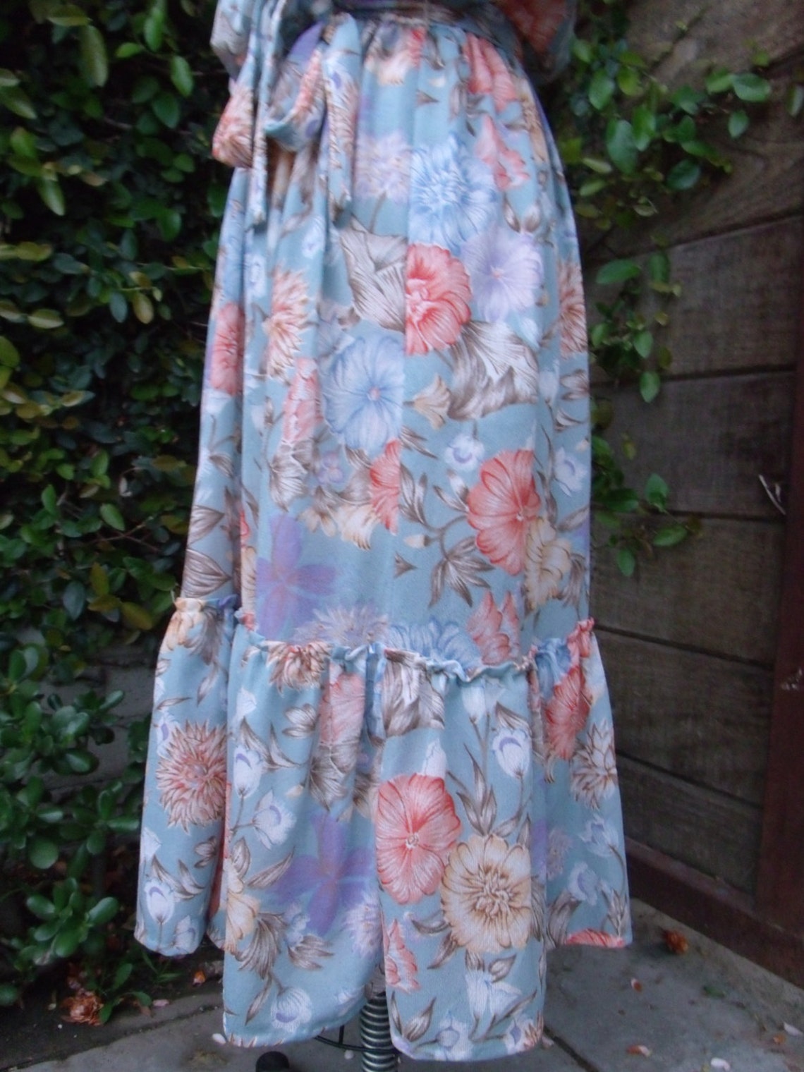 Vintage Pale Blue Flutter Sleeve Day Dress. Floral and Lace Detail ...