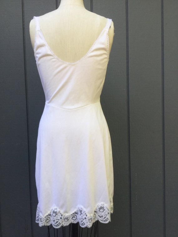 50's White Lace Slip. MINT.  Size 4 . Wedding Nig… - image 4