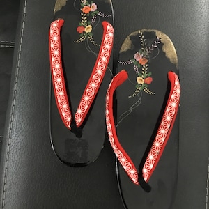 Vintage Japanese Shoes Geisha Girl Costume “Geta” shoes Size 5-5 1/2 Woman’s