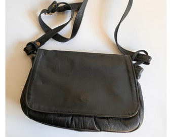 Vintage 80’s black leather shoulder bag purse handbag tote classic adjustable retro