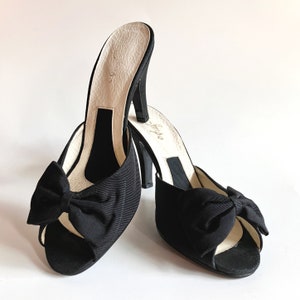 1983 Heiress black fabric high heel sandals with bows , size 6 1/2  Vintage open toe heel sandal retro