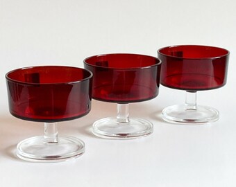 Vintage ruby red luminarc champagne glasses glass cups stemware tableware sherbet verrerie d’arques retro barware