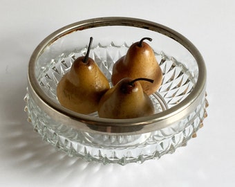 Vintage mid century cut crystal serving bowl centerpiece fruit bowl with silver metal rim classic retro kitchenware