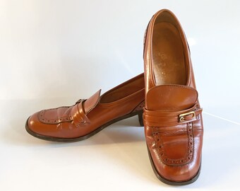 Vintage 60’s / 70’s brown leather Etienne Aigner loafers size 8 women’s high slip ons heel retro chunky heels