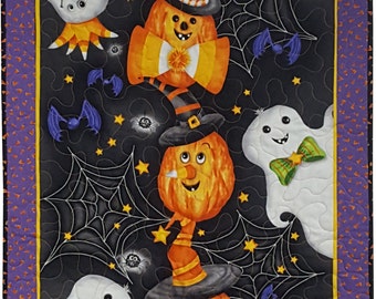 Halloween Wall Quilt with Ghosts and Pumpkins