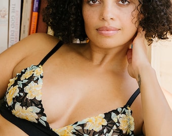 Organic cotton & bamboo bralette with floral lace, sexy lingerie, soft bra, no underwire lingerie, sustainable lingerie, cute floral pattern