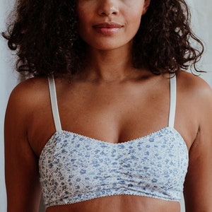 Organic cotton bra, bralette, lingerie, wireless bra, crop top bra organic lingerie, soft bra, sustainable lingerie, yoga crop top, floral imagem 2