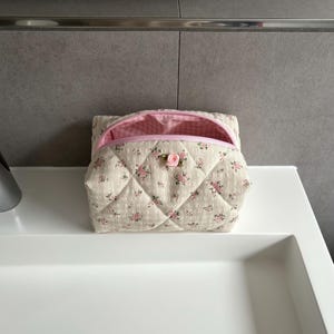 Handmade cosmetic bag pink with flowers make-up bag pink checked & quilted toiletry bag make-up bag Nécessaire Rose gift