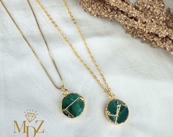 Smaragdgrüne runde Mojave-Türkis-Halskette: Kintsugi inspirierter minimalistischer Anhänger, Mai Birthstone Schmuck