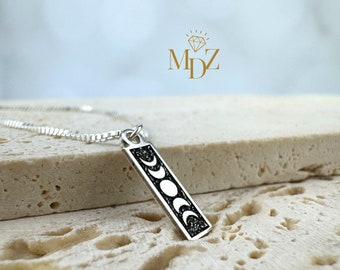 Colar de Fases da Lua em Prata de Lei: Joia com Barra Celestial Minimalista