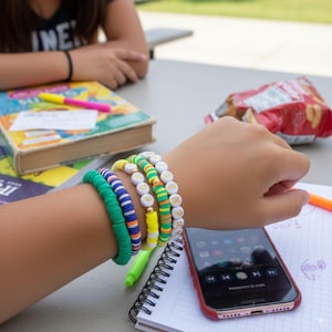Handgefertigte Freundschaft Perlenarmbänder, anpassbare Großbestellungen verfügbar, perfekt zum Verschenken und Personalisieren, Namen Perlenarmbänder